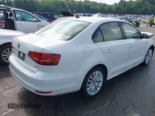 2016 Volkswagen Jetta SEL z VIN 3VWL07AJ0GM376263, wystawiony jako IAAI lot #42728100 z przebiegiem 213 315 mil mil oraz . Historia ofert i sprzedaży dostępna na DreamBid. Obrazek 4.