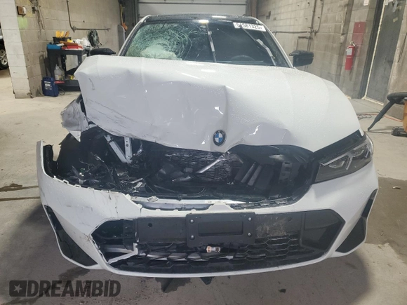 2025 BMW 3 Series 330i xDrive z VIN 3MW89CW08S8F13696, wystawiony jako Copart lot #51581325 z przebiegiem 5 903 mil mil oraz Szkoda całkowita • Salvage title. Historia ofert i sprzedaży dostępna na DreamBid. Obrazek 5.
