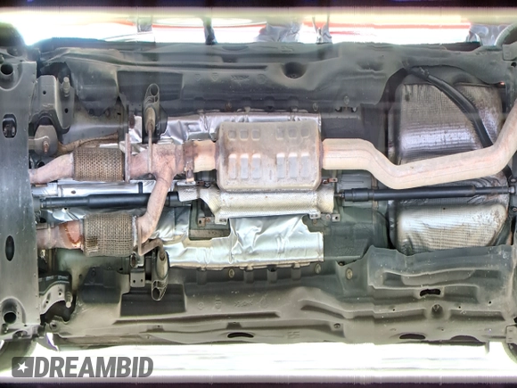 2019 Jeep Cherokee Limited with VIN 1C4PJMDX3KD162386, listed as a Copart auction lot 60240995 with 107,709 mi miles and Clean title. Bid and sale history available at DreamBid. Image 14.