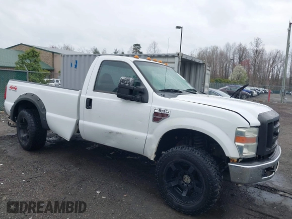 2008 Ford F-250 XL z VIN 1FTSF21RX8EE28091, wystawiony jako IAAI lot #41854496 z przebiegiem 221 483 mil mil oraz . Historia ofert i sprzedaży dostępna na DreamBid. Obrazek 1.