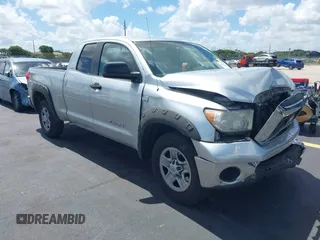 2007 Toyota Tundra SR5 z VIN 5TFRT541X7X014553, wystawiony jako IAAI lot #42532254 z przebiegiem 180 357 mil mil oraz . Historia ofert i sprzedaży dostępna na DreamBid. Obrazek 1.