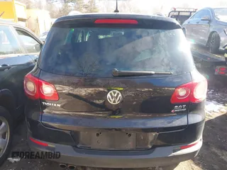 2011 Volkswagen Tiguan SE with VIN WVGBV7AXXBW511550, listed as a IAAI auction lot 41630804 with 99,967 mi miles and . Bid and sale history available at DreamBid. Image 16.