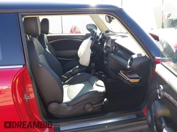 2011 MINI Hardtop S with VIN WMWSV3C52BTY13681, listed as a IAAI auction lot 41472000 with 105,754 mi miles and . Bid and sale history available at DreamBid. Image 5.