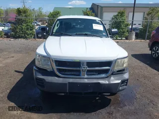 2008 Dodge Dakota с VIN 1D3HW38N38S581620, выставлен на аукционе IAAI как лот 41961741 с пробегом 133 760 миль миль и . История ставок и продаж доступна на DreamBid. Изображение 12.