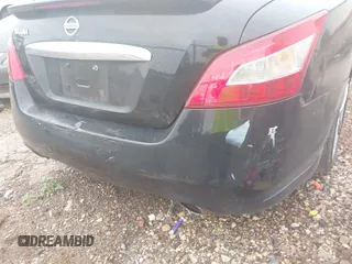 2009 Nissan Maxima S z VIN 1N4AA51E49C814792, wystawiony jako IAAI lot #42361879 z przebiegiem 284 213 mil mil oraz . Historia ofert i sprzedaży dostępna na DreamBid. Obrazek 6.