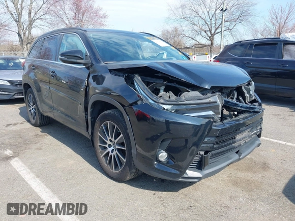 2018 Toyota Highlander SE z VIN 5TDJZRFH9JS551134, wystawiony jako IAAI lot #41904789 z przebiegiem 176 321 mil mil oraz . Historia ofert i sprzedaży dostępna na DreamBid. Obrazek 1.