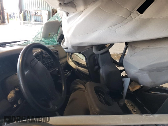 2002 Ford F-250 XL with VIN 1FTNW20F42EA99285, listed as a Copart auction lot 62635614 with Not Provided miles and Salvage Title. Bid and sale history available at DreamBid. Image 7.