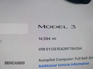 2024 Tesla Model 3 z VIN 5YJ3E1EA2RF784394, wystawiony jako IAAI lot #42034036 z przebiegiem 14 594 mil mil oraz . Historia ofert i sprzedaży dostępna na DreamBid. Obrazek 15.