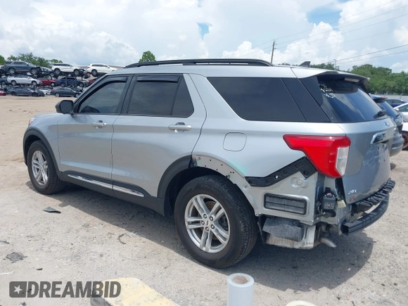 2023 Ford Explorer XLT with VIN 1FMSK7DH5PGB69004, listed as a IAAI auction lot 42517662 with 18,299 mi miles and . Bid and sale history available at DreamBid. Image 3.