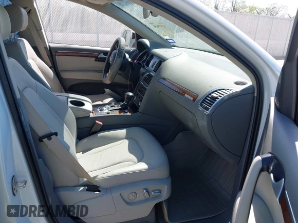 2014 Audi Q7 3.0T Premium Plus with VIN WA1LGAFE9ED020288, listed as a IAAI auction lot 41870658 with 108,816 mi miles. Bid and sale history available at carsss.com. Image 5.