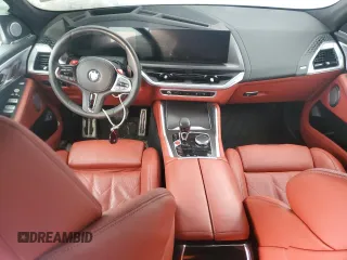 2023 BMW XM z VIN 5YM23CS05P9S12744, wystawiony jako Copart lot #43061175 z przebiegiem Nie podano mil oraz Szkoda całkowita • Salvage title. Historia ofert i sprzedaży dostępna na DreamBid. Obrazek 8.