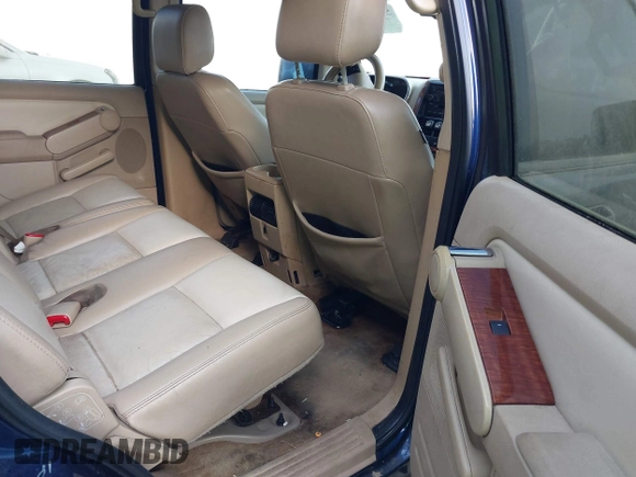 2006 Ford Explorer Eddie Bauer with VIN 1FMEU74E56UA77582, listed as a IAAI auction lot 41846582 with 231,160 mi miles. Bid and sale history available at carsss.com. Image 8.