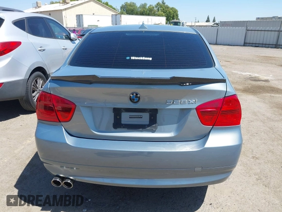 2007 BMW 3 Series 328xi z VIN WBAVC73587KP33390, wystawiony jako IAAI lot #42465688 z przebiegiem 144 423 mil mil oraz . Historia ofert i sprzedaży dostępna na DreamBid. Obrazek 16.