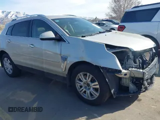 2013 Cadillac SRX Luxury Collection with VIN 3GYFNGE37DS640593, listed as a IAAI auction lot 41760062 with 117,027 mi miles. Bid and sale history available at carsss.com. Image 1.