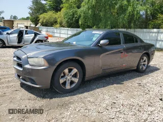 2013 Dodge Charger SE z VIN 2C3CDXBG4DH664652, wystawiony jako Copart lot #57317865 z przebiegiem 160 497 mil mil oraz Tytuł czysty. Historia ofert i sprzedaży dostępna na DreamBid. Obrazek 1.