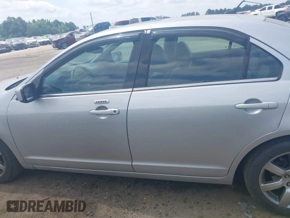 2010 Mercury Milan Premier z VIN 3MEHM0JG6AR648087, wystawiony jako IAAI lot #42483325 z przebiegiem 202 019 mil mil oraz . Historia ofert i sprzedaży dostępna na DreamBid. Obrazek 14.