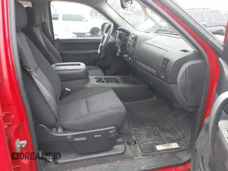 2010 Chevrolet Silverado 1500 LT with VIN 3GCRCSE05AG208732, listed as a IAAI auction lot 41560305 with 142,276 mi miles and . Bid and sale history available at DreamBid. Image 5.