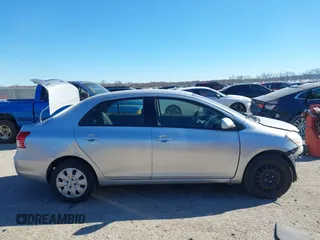 2012 Toyota Yaris z VIN JTDBT4K35CL038860, wystawiony jako IAAI lot #41254384 z przebiegiem 161 536 mil mil oraz . Historia ofert i sprzedaży dostępna na DreamBid. Obrazek 14.