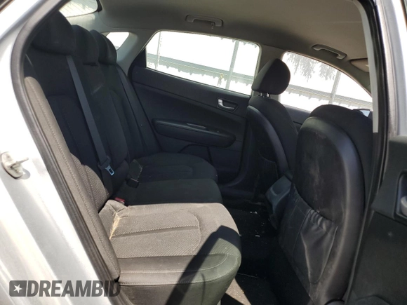 2016 Kia Optima LX z VIN 5XXGT4L32GG026465, wystawiony jako Copart lot #59216175 z przebiegiem 325 587 mil mil oraz Czysty tytuł • Clean title. Historia ofert i sprzedaży dostępna na DreamBid. Obrazek 10.