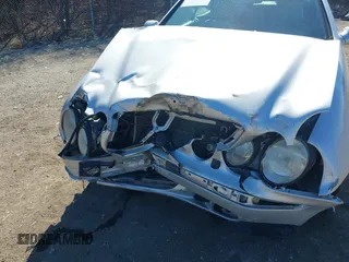 2003 Mercedes-Benz CLK 320 z VIN WDBLK65GX3T143863, wystawiony jako IAAI lot #41704225 z przebiegiem Nie podano mil oraz . Historia ofert i sprzedaży dostępna na DreamBid. Obrazek 6.