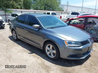 2012 Volkswagen Jetta TDI z VIN 3VW3L7AJXCM466022, wystawiony jako IAAI lot #42471102 z przebiegiem 147 428 mil mil oraz . Historia ofert i sprzedaży dostępna na DreamBid. Obrazek 1.