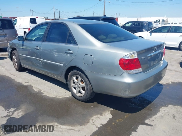 2006 Toyota Camry STD with VIN 4T1BE32K06U675483, listed as a IAAI auction lot 42001170 with 142,783 mi miles. Bid and sale history available at carsss.com. Image 3.