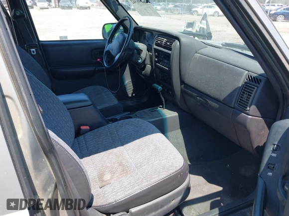 2000 Jeep Cherokee with VIN 1J4FT48SXYL236142, listed as a IAAI auction lot 42598342 with 153,426 mi miles and . Bid and sale history available at DreamBid. Image 5.