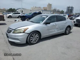 2011 Honda Accord EX z VIN 1HGCP2F73BA067926, wystawiony jako Copart lot #55350795 z przebiegiem 201 334 mil mil oraz Szkoda całkowita • Salvage title. Historia ofert i sprzedaży dostępna na DreamBid. Obrazek 1.