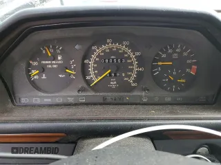 1993 Mercedes-Benz 300 with VIN WDBEA28E5PB835958, listed as a Copart auction lot 50851925 with 90,553 mi miles and Clean Title. Bid and sale history available at DreamBid. Image 9.