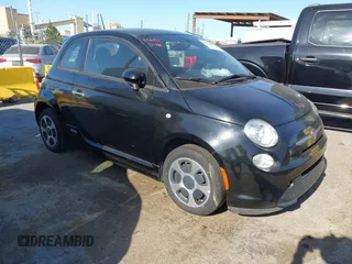 2016 FIAT 500e z VIN 3C3CFFGE7GT125711, wystawiony jako IAAI lot #42370895 z przebiegiem 26 278 mil mil oraz . Historia ofert i sprzedaży dostępna na DreamBid. Obrazek 1.