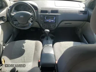 2007 Ford Focus S z VIN 1FAHP34N57W145697, wystawiony jako Copart lot #55335235 z przebiegiem 228 416 mil mil oraz Nie do naprawy • Non repairable. Historia ofert i sprzedaży dostępna na DreamBid. Obrazek 8.