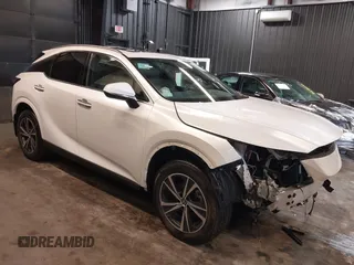 2024 Lexus RX 350h z VIN 2T2BBMCA1RC063444, wystawiony jako IAAI lot #41141687 z przebiegiem 667 mil mil oraz . Historia ofert i sprzedaży dostępna na DreamBid. Obrazek 1.