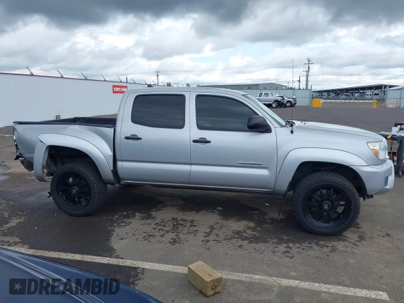 2012 Toyota Tacoma PreRunner z VIN 3TMJU4GN5CM131976, wystawiony jako IAAI lot #42213150 z przebiegiem 134 649 mil mil oraz . Historia ofert i sprzedaży dostępna na DreamBid. Obrazek 13.