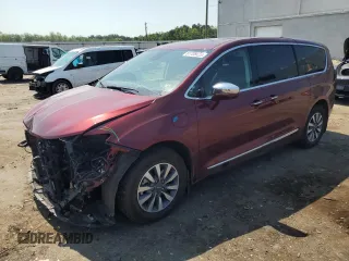 2022 Chrysler Pacifica Hybrid Limited with VIN 2C4RC1S73NR221376, listed as a Copart auction lot 61708425 with 31,624 mi miles and Salvage title. Bid and sale history available at DreamBid. Image 1.