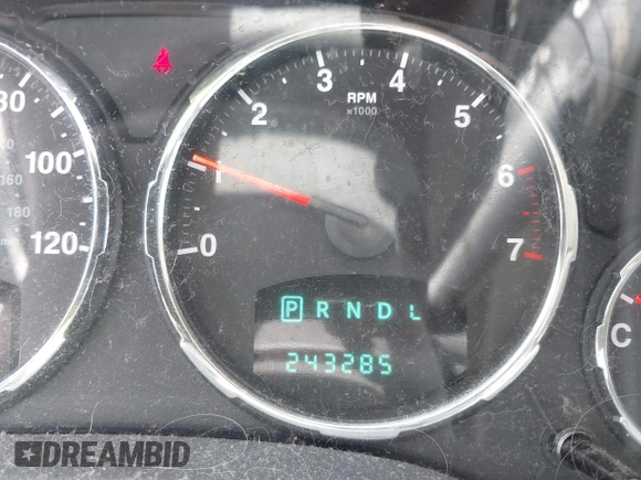 2008 Jeep Liberty Limited with VIN 1J8GP58K08W199002, listed as a IAAI auction lot 42055619 with 290,000 mi miles. Bid and sale history available at carsss.com. Image 7.