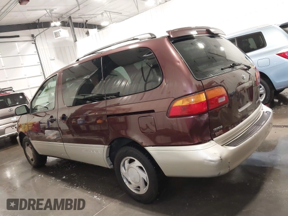 1998 Toyota Sienna LE с VIN 4T3ZF13CXWU070319, выставлен на аукционе IAAI как лот 42172226 с пробегом 208 091 миль миль и . История ставок и продаж доступна на DreamBid. Изображение 15.