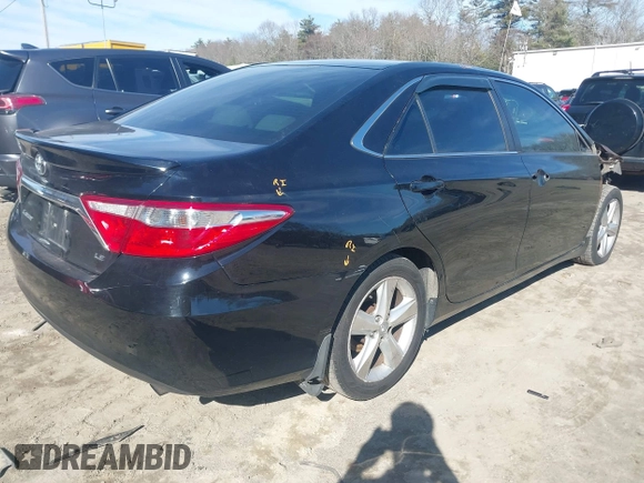 2017 Toyota Camry XLE with VIN 4T1BF1FK9HU272083, listed as a IAAI auction lot 41744530 with 152,458 mi miles. Bid and sale history available at carsss.com. Image 4.