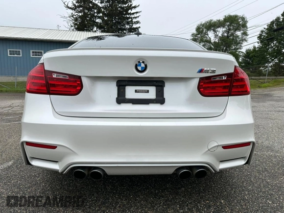 2015 BMW M3 z VIN WBS3C9C57FP803591, wystawiony jako Copart lot #65827775 z przebiegiem 183 389 mil mil oraz Czysty tytuł • Clean title. Historia ofert i sprzedaży dostępna na DreamBid. Obrazek 14.