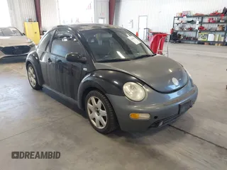 2002 Volkswagen Beetle GLX with VIN 3VWDD21C52M402667, listed as a IAAI auction lot 41690929 with 93,196 mi miles and . Bid and sale history available at DreamBid. Image 1.