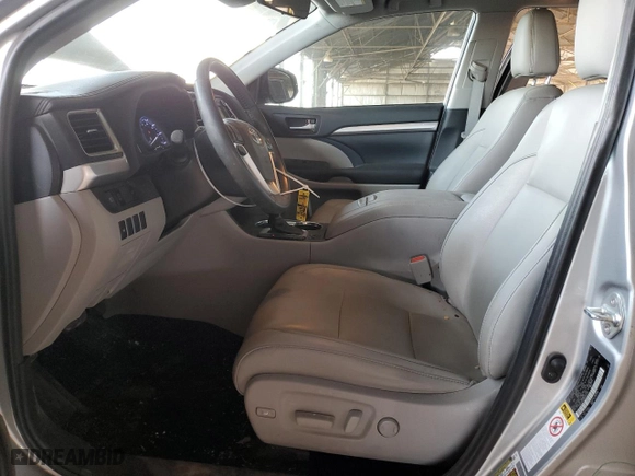 2019 Toyota Highlander SE with VIN 5TDKZRFH3KS556125, listed as a Copart auction lot 51300935 with 46,414 mi miles and Salvage Title. Bid and sale history available at carsss.com. Image 7.