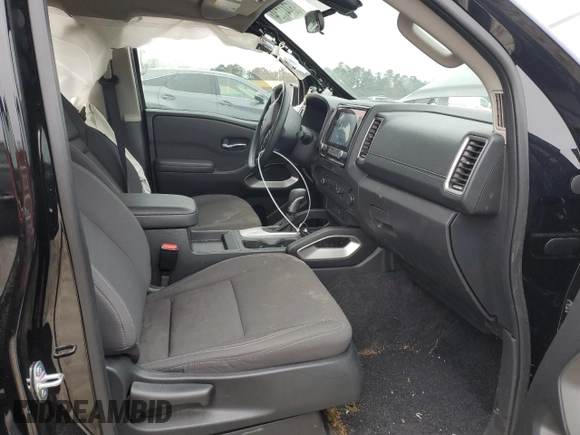 2024 Nissan Frontier SV z VIN 1N6ED1EJ6RN610001, wystawiony jako Copart lot #86741134 z przebiegiem 4 560 mil mil oraz Szkoda całkowita • Salvage title. Historia ofert i sprzedaży dostępna na DreamBid. Obrazek 7.