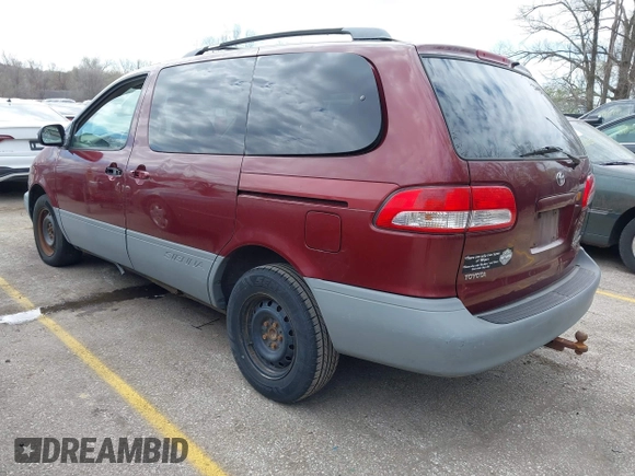 2001 Toyota Sienna LE with VIN 4T3ZF13C71U345315, listed as a IAAI auction lot 41887275 with 253,432 mi miles. Bid and sale history available at carsss.com. Image 3.