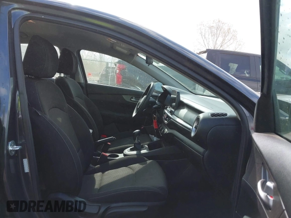 2021 Kia Forte LXS with VIN 3KPF24AD3ME303347, listed as a IAAI auction lot 42014410 with 80,618 mi miles. Bid and sale history available at carsss.com. Image 5.