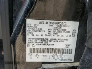 2014 Ford F-250 XL z VIN 1FT7W2BT3EEA20317, wystawiony jako Copart lot #60618925 z przebiegiem 210 432 mil mil oraz Czysty tytuł • Clean title. Historia ofert i sprzedaży dostępna na DreamBid. Obrazek 13.