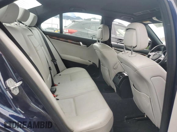 2012 Mercedes-Benz C 250 Sport с VIN WDDGF4HB0CA627652, выставлен на аукционе Copart как лот 65269385 с пробегом 112 504 миль миль и Чистый • Clean title. История ставок и продаж доступна на DreamBid. Изображение 10.