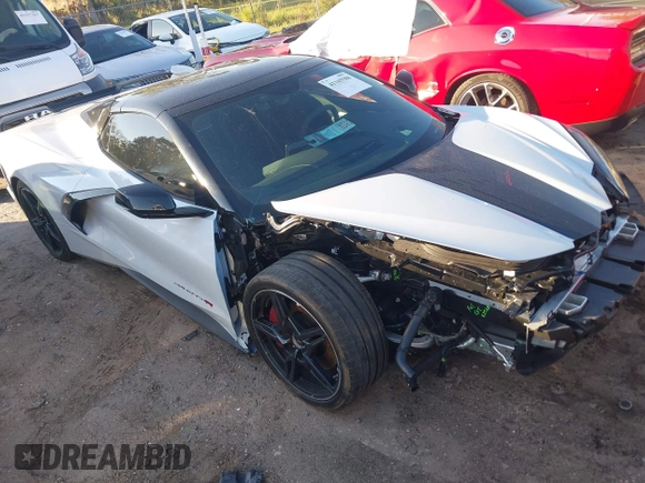 2021 Chevrolet Corvette 2LT with VIN 1G1YB3D45M5125069, listed as a IAAI auction lot 41165588 with 8,765 mi miles. Bid and sale history available at carsss.com. Image 1.