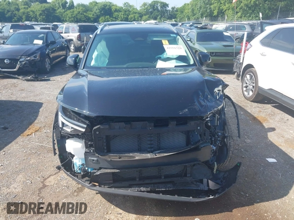 2025 Volvo XC40 Core Bright Theme with VIN YV4L12UJ0S2507803, listed as a IAAI auction lot 42551329 with 6,066 mi miles and . Bid and sale history available at DreamBid. Image 12.