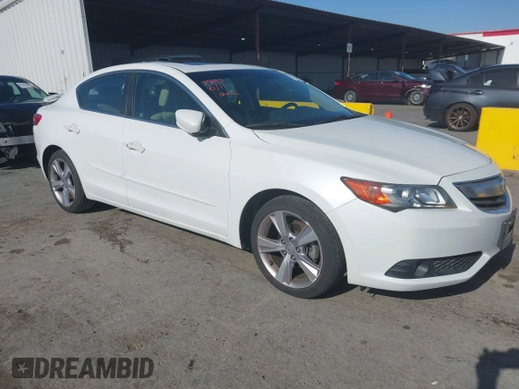 2013 Acura ILX Technology z VIN 19VDE1F73DE018446, wystawiony jako IAAI lot #42486503 z przebiegiem 76 249 mil mil oraz . Historia ofert i sprzedaży dostępna na DreamBid. Obrazek 1.