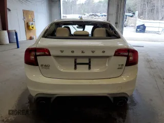2018 Volvo S60 Dynamic z VIN YV140MTLXJ2450852, wystawiony jako Copart lot #53932485 z przebiegiem Nie podano mil oraz Szkoda całkowita • Salvage title. Historia ofert i sprzedaży dostępna na DreamBid. Obrazek 6.
