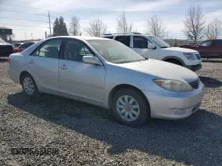 2005 Toyota Camry STD z VIN 4T1BE32KX5U540557, wystawiony jako Copart lot #50408435 z przebiegiem 268 848 mil mil oraz Szkoda całkowita • Salvage title. Historia ofert i sprzedaży dostępna na DreamBid. Obrazek 4.